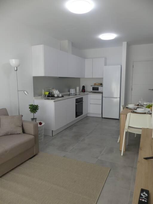 라 라구나 19 Piso Centrico, Nuevo Y Bien Equipado En La Trinidad 아파트 외부 사진